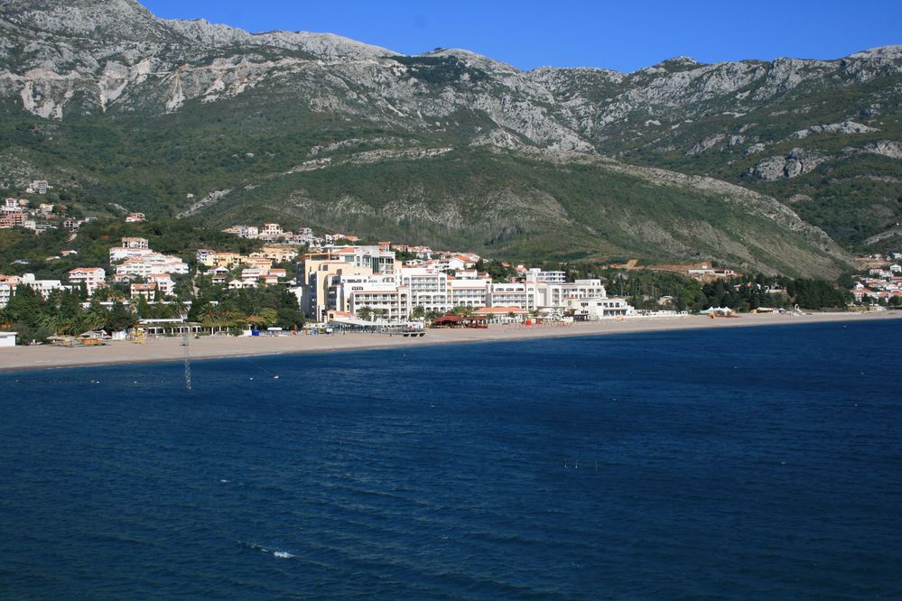 42_Dlouhá pláž v Bečiči - nejoblíbenější letovisko Černé Hory
