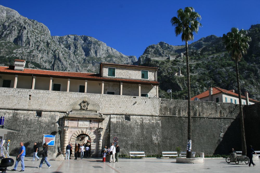 75_Kotor - hlavní brána do starého města